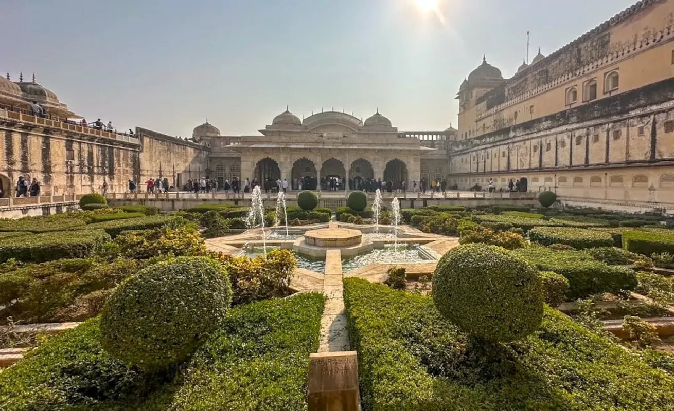 Amer-Fort-garden, Rajasthan