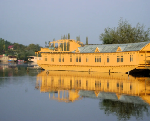 Kashmir floating Houseboat on Dal Lake in Srinagar