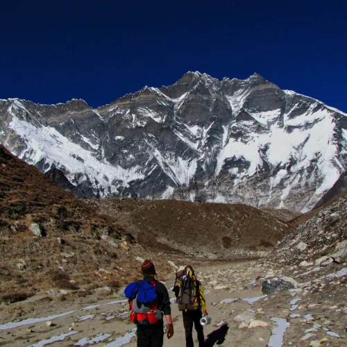 Nepal-Trekking Lhotse-south-face-island-peak