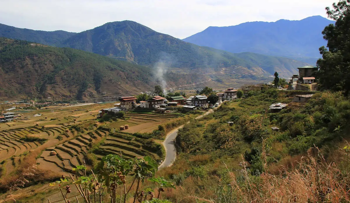 enroute-punakha-bhutan