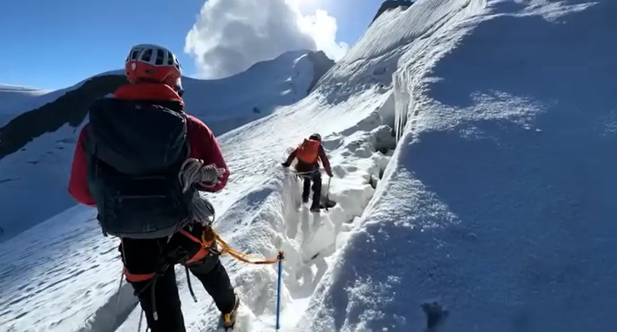 fixing ropes on the ridge