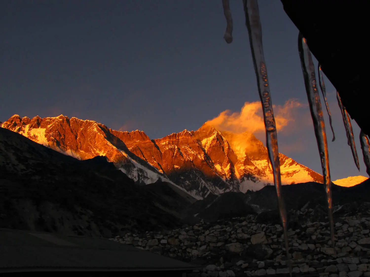 lhotse-sunset-chukkung-everest-base-camp-trek-nepal