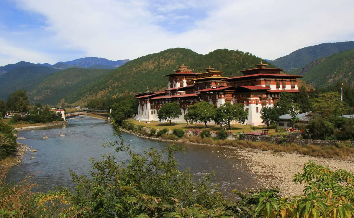 punakha-dzong-bhutan