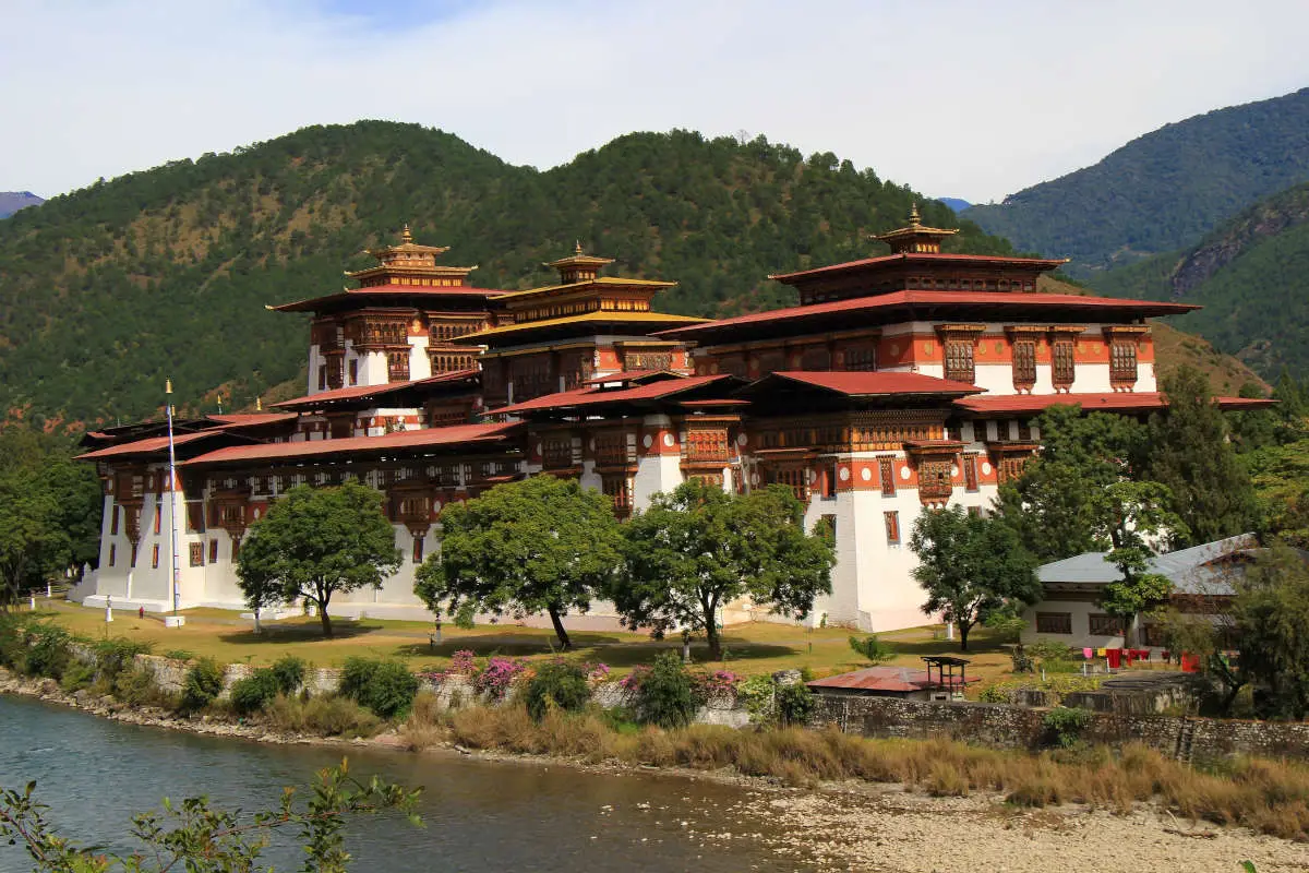 punakha-dzong-bhutan